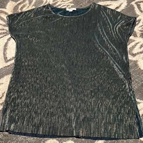 Carolina belle top. Like new. Dress it up or down. - Picture 1 of 3